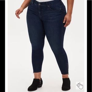 Torrid Bombshell Skinny Jean in a size 20S